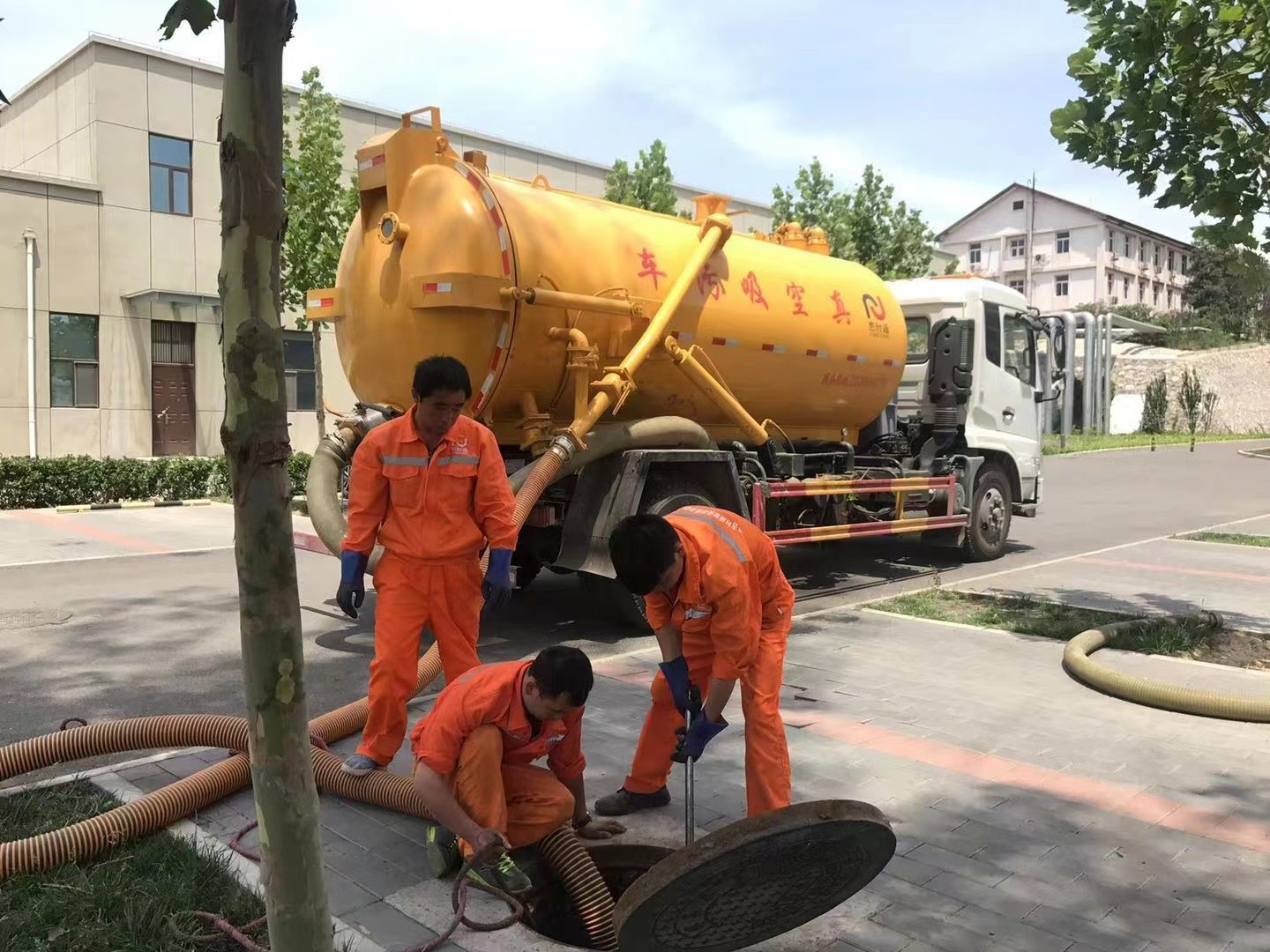 九江化粪池清理与5-8吨吸粪车施工效率分析